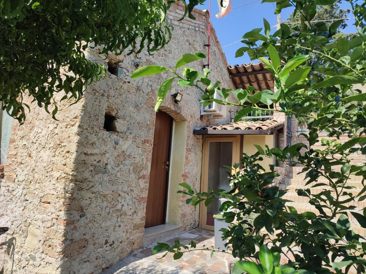 Il Giardino Dei Semplici B&B Caulonia Екстериор снимка